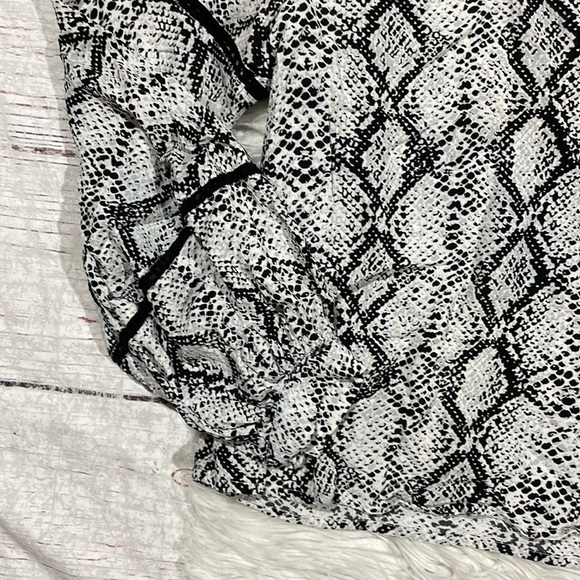 Bl^nk London Anthropologie White Black Python Snake Blouse - Picture 3 of 10